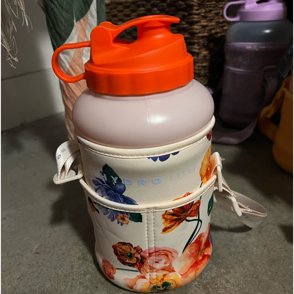 Tan hydrojug with sleeve and two different lids